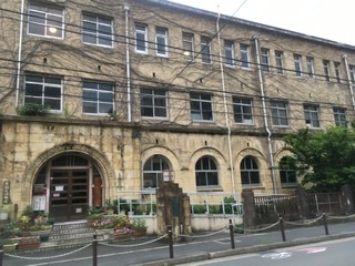 旧京都市立下京中学校成徳学舎の写真