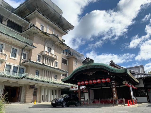 都をどり（弥栄会館と祇園甲部歌舞練場）の写真