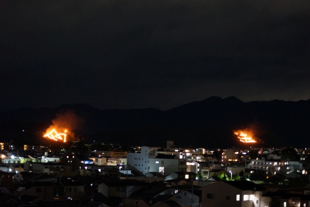 京都五山送り火（妙・法）の写真